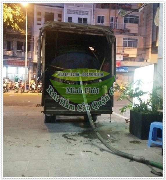 Thông bồn cầu như thế nào