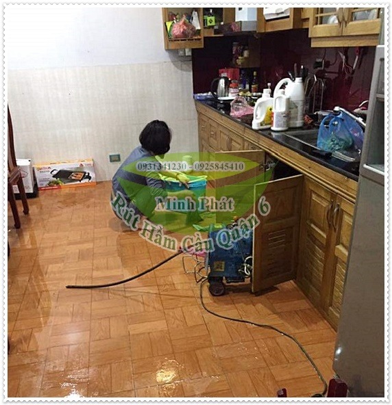 làm sao để thông bồn cầu