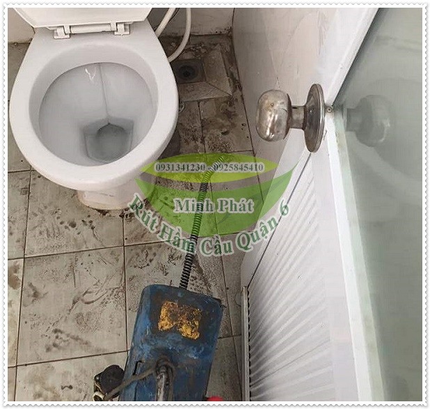 thông tắc bồn cầu hiệu quả