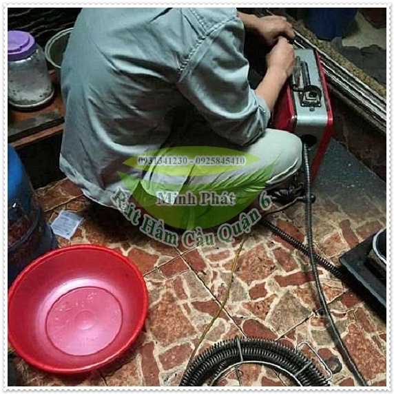 Thông nghẹt bồn cầu bằng chất tẩy rửa